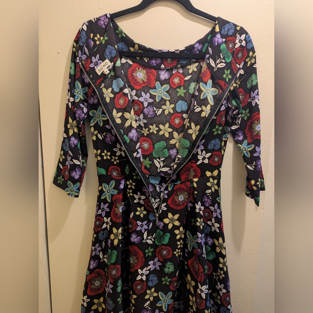 SUNO Stretch-Silk Multicolor Floral Fit-&-Flare Quarter Sleeve Mini Dress- 4 - Picture 8 of 15